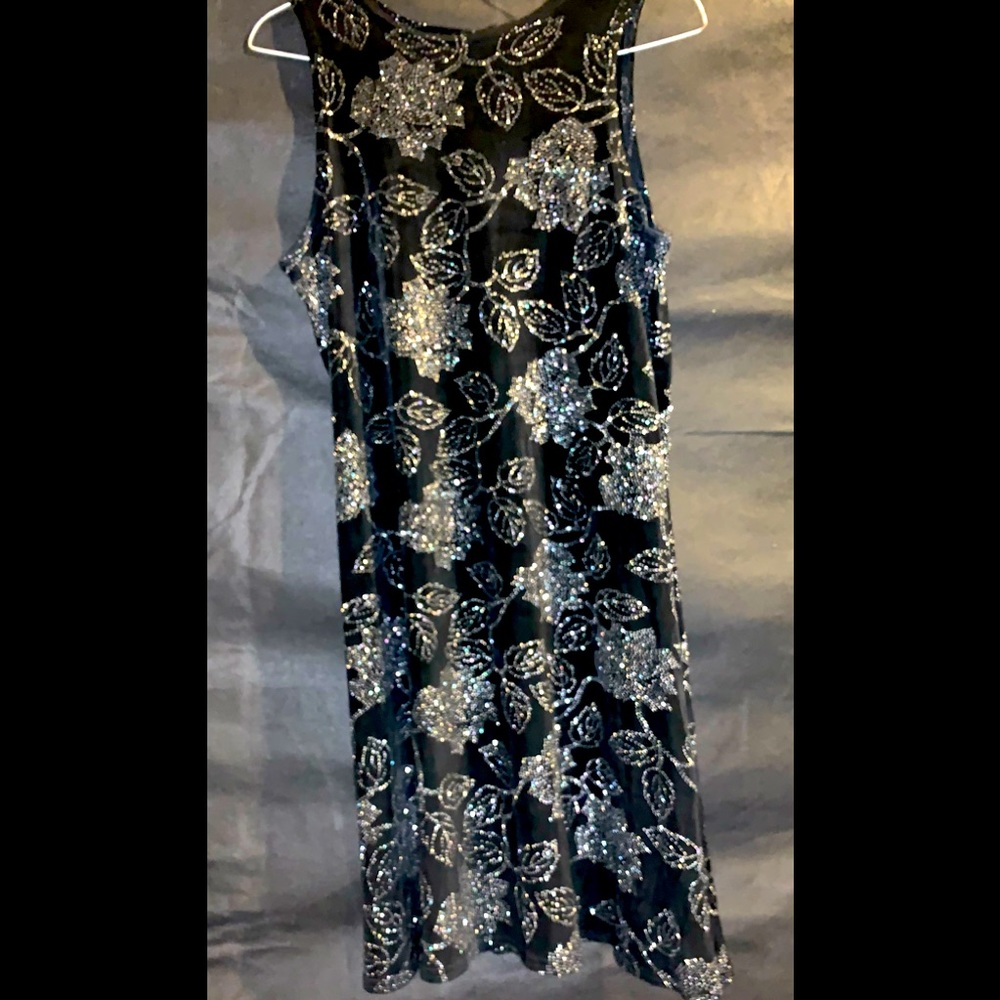 🌹 Vtg/Early 90s Dress!! SPARKLY ROSES🌹 Vtg/Early 90s Dress. MINT CONDITION!!